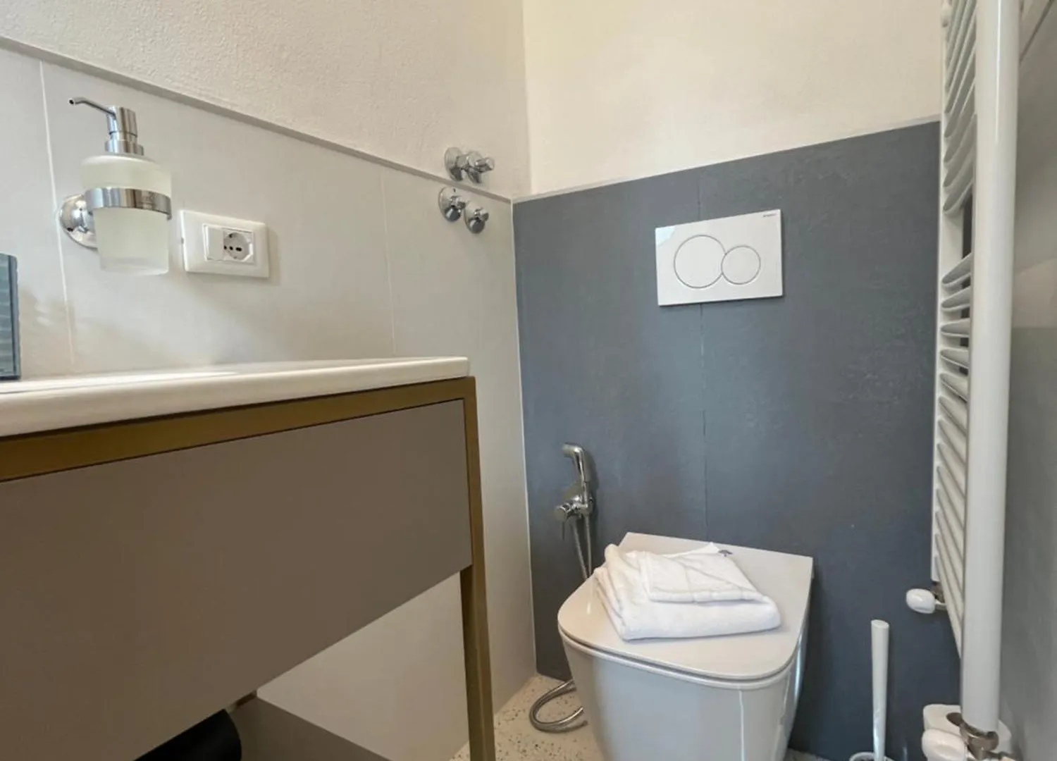 **  Hotel Duca D'Aosta Florence Italy