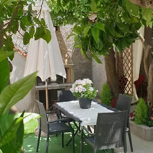 Con Giardino E Area Barbecue Martis