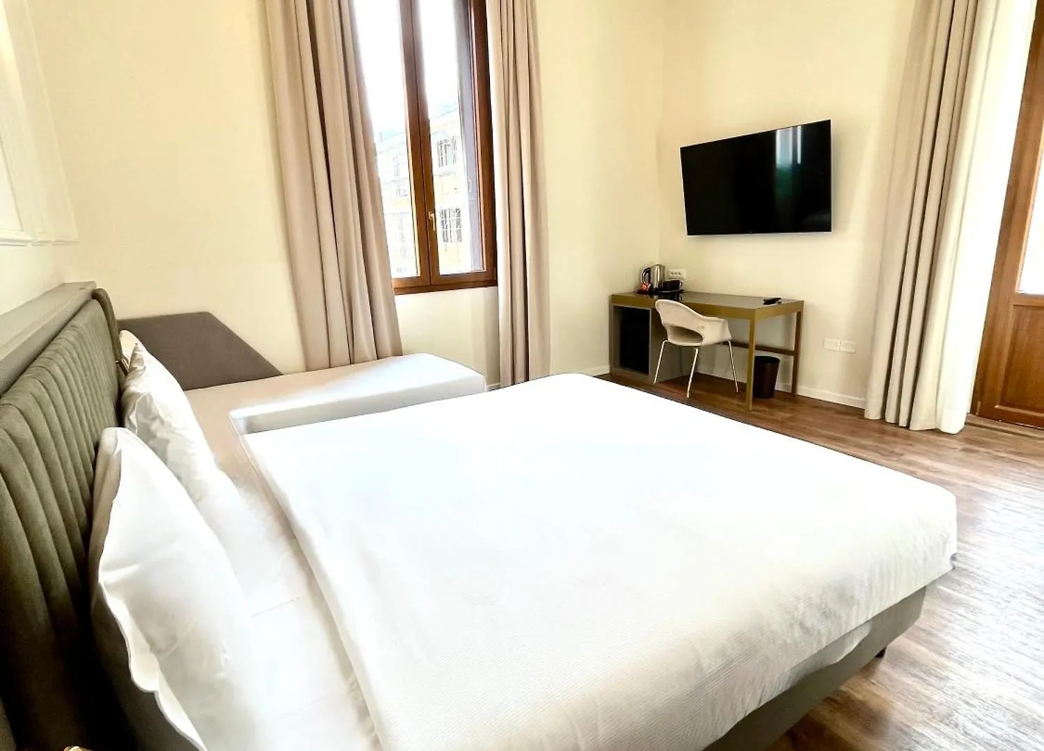 Hotel Duca D'Aosta Florence 2*,