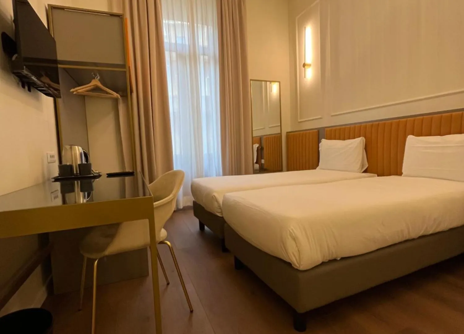 **  Hotel Duca D'Aosta Florence Italy