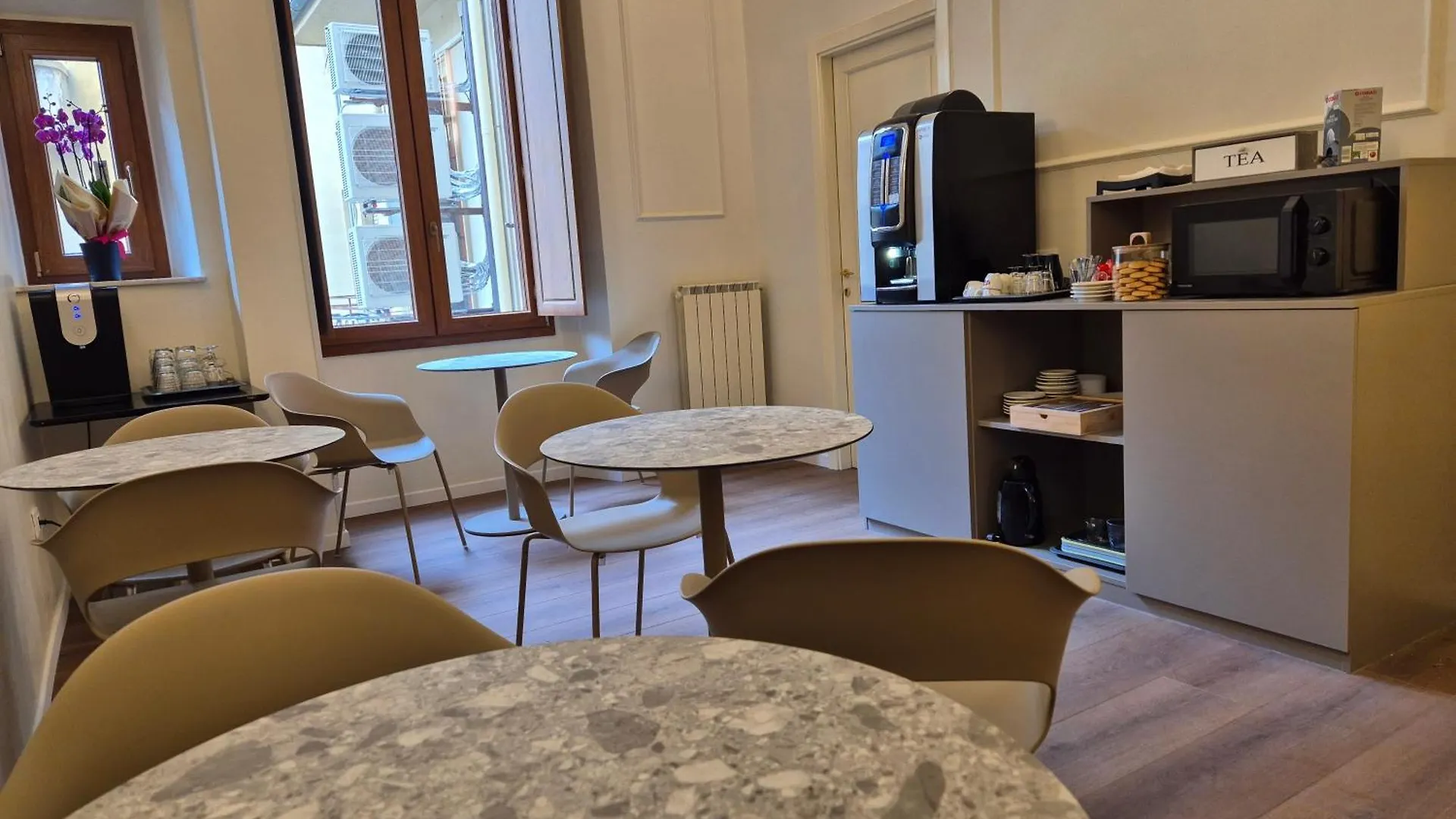 Hotel Duca D\'Aosta contacts